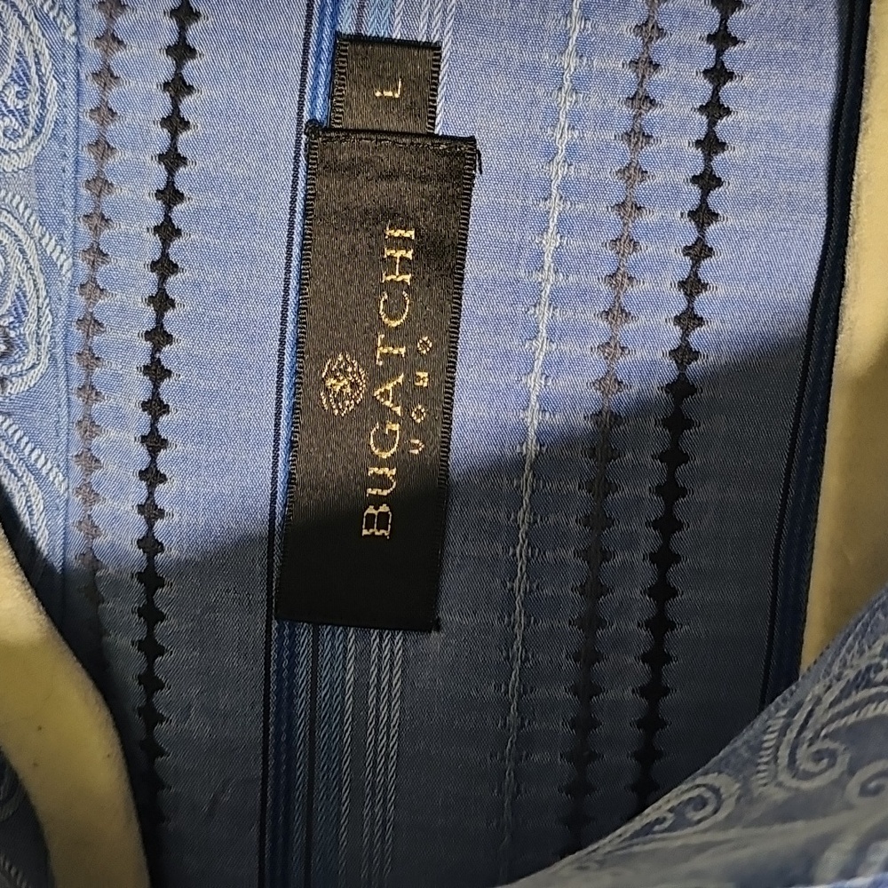 Bugatchi Blue Dress Shirt with Paisly Pattern. Size‎ Large. Contrast Cuffs - Picture 2 of 7